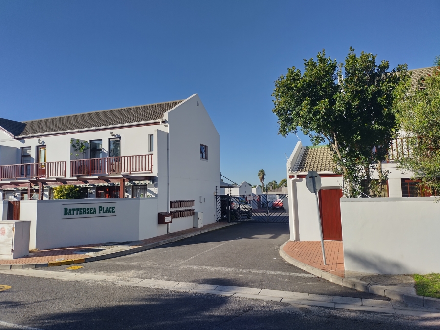 2 Bedroom Property for Sale in Parklands Western Cape